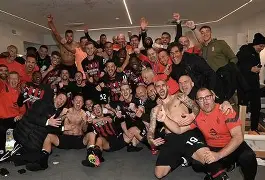 包含尤文图斯力擒马德里竞技，锁定欧冠四强资格的词条