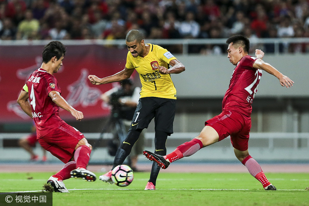 上港逆转胜利，继续巩固领先地位的简单介绍