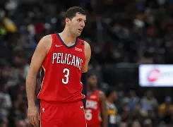 关于米罗蒂奇-布拉特表现稳定，卡罗来纳黄蜂获胜的信息