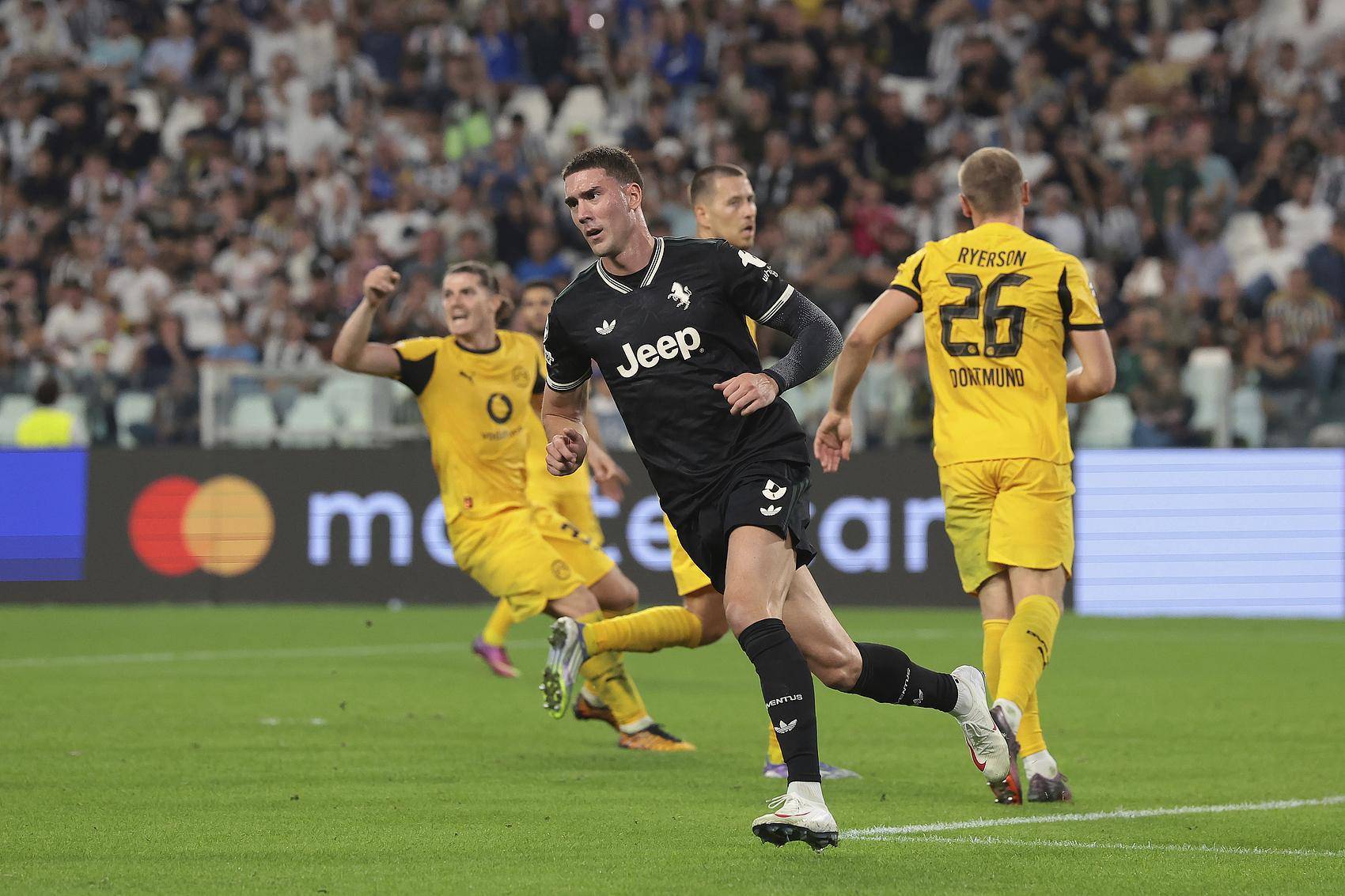 关于尤文图斯遗憾惜败曼城，欧冠路断绝的信息