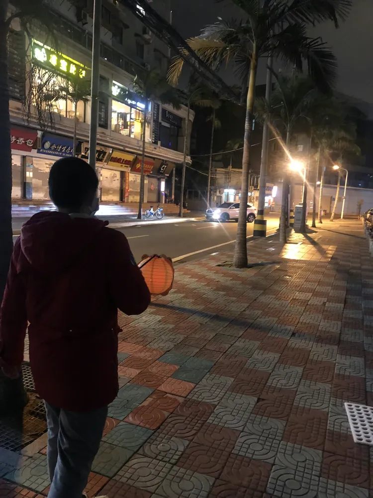 乒乓球比赛「球」车水马龙,篮筐「篮」寥寥无几,热潮坚毅 乒乓球比赛「球」车水马龙,篮筐「篮」寥寥无几,热潮坚毅