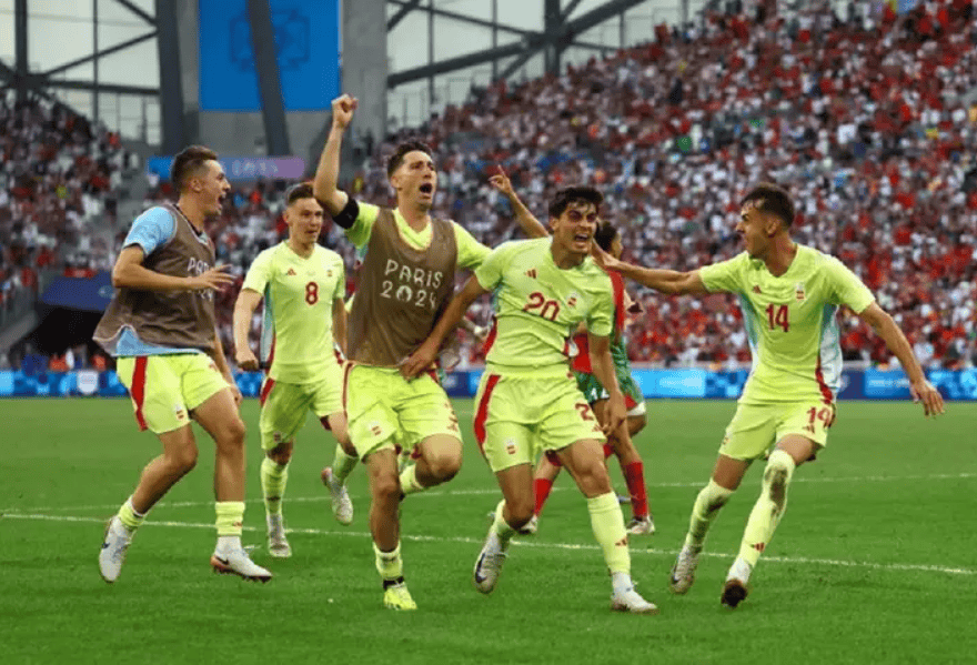 战术部署得当，球队成功晋级决赛